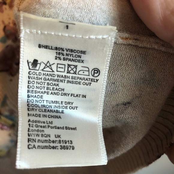 ASOS Darling Ditzy Floral Artsy Neutral Short Sleeve Cardigan - Picture 6 of 8